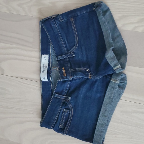 Abercrombie & Fitch Short Shorts - Size 00 - Picture 1 of 3